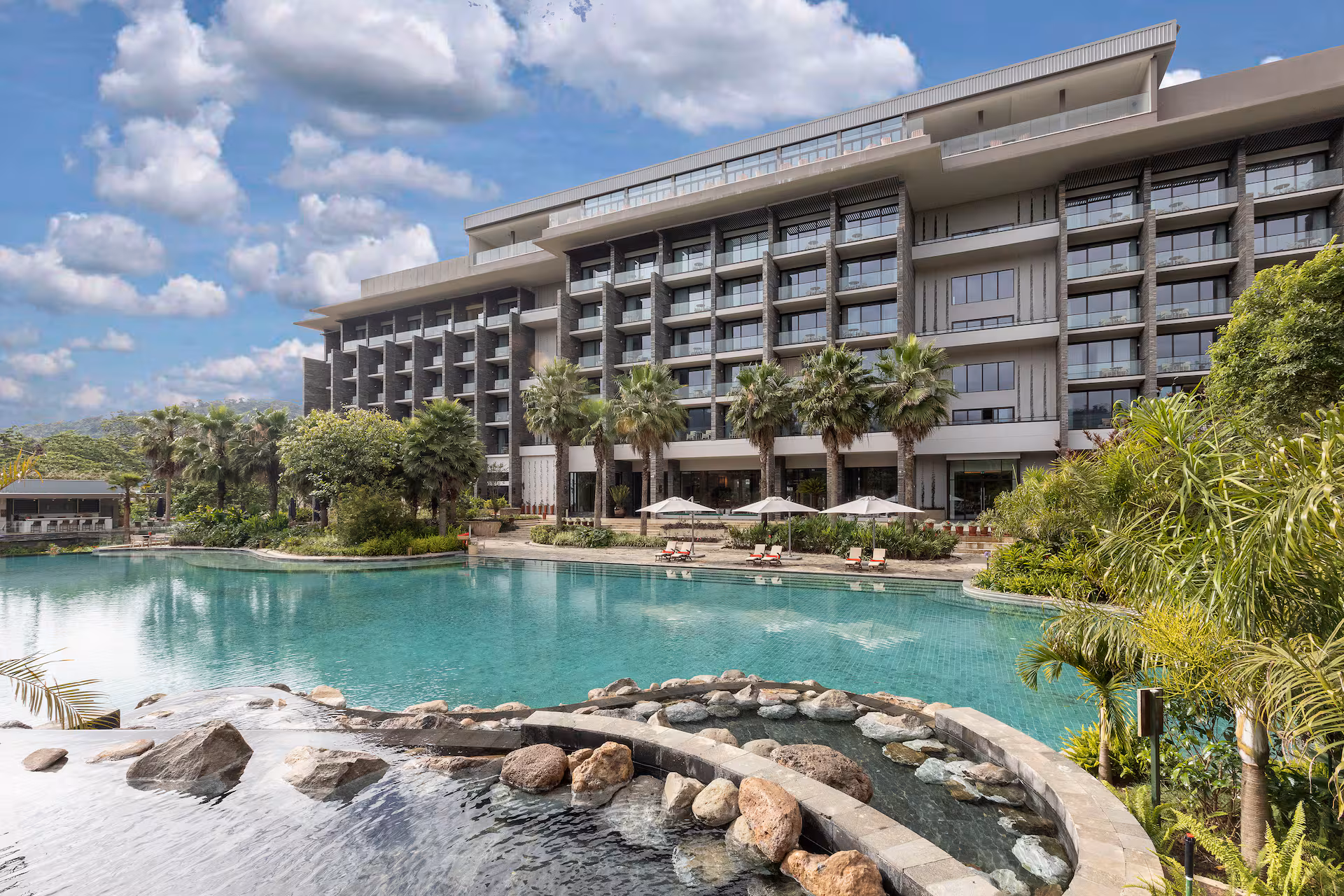 A refined Tanzania safari transitioning into Zanzibar’s ocean light